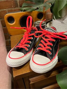 Converse Black Low-Top Allstar Sneakers with Bright Pink Laces